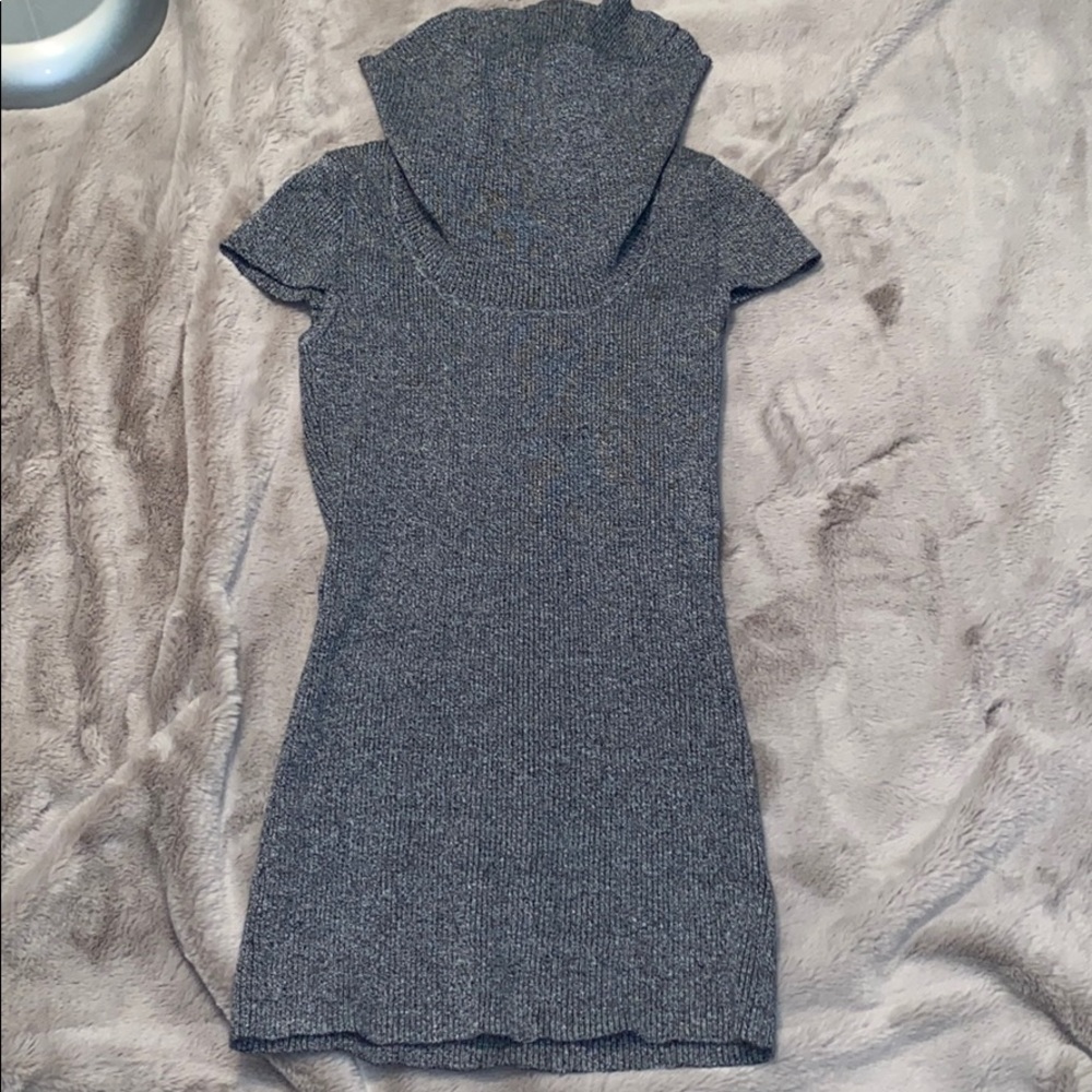 Turtle neck short sleeve dress shirt